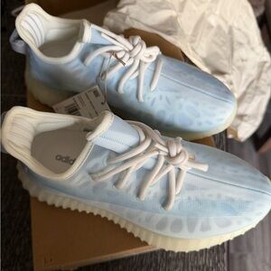 Brand New adidas Yeezy Boost 350 V2 light blue  with box, size 5.5